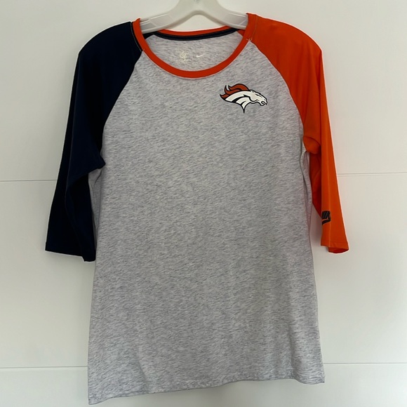 Nike Tops - DB three quarter sleeve top